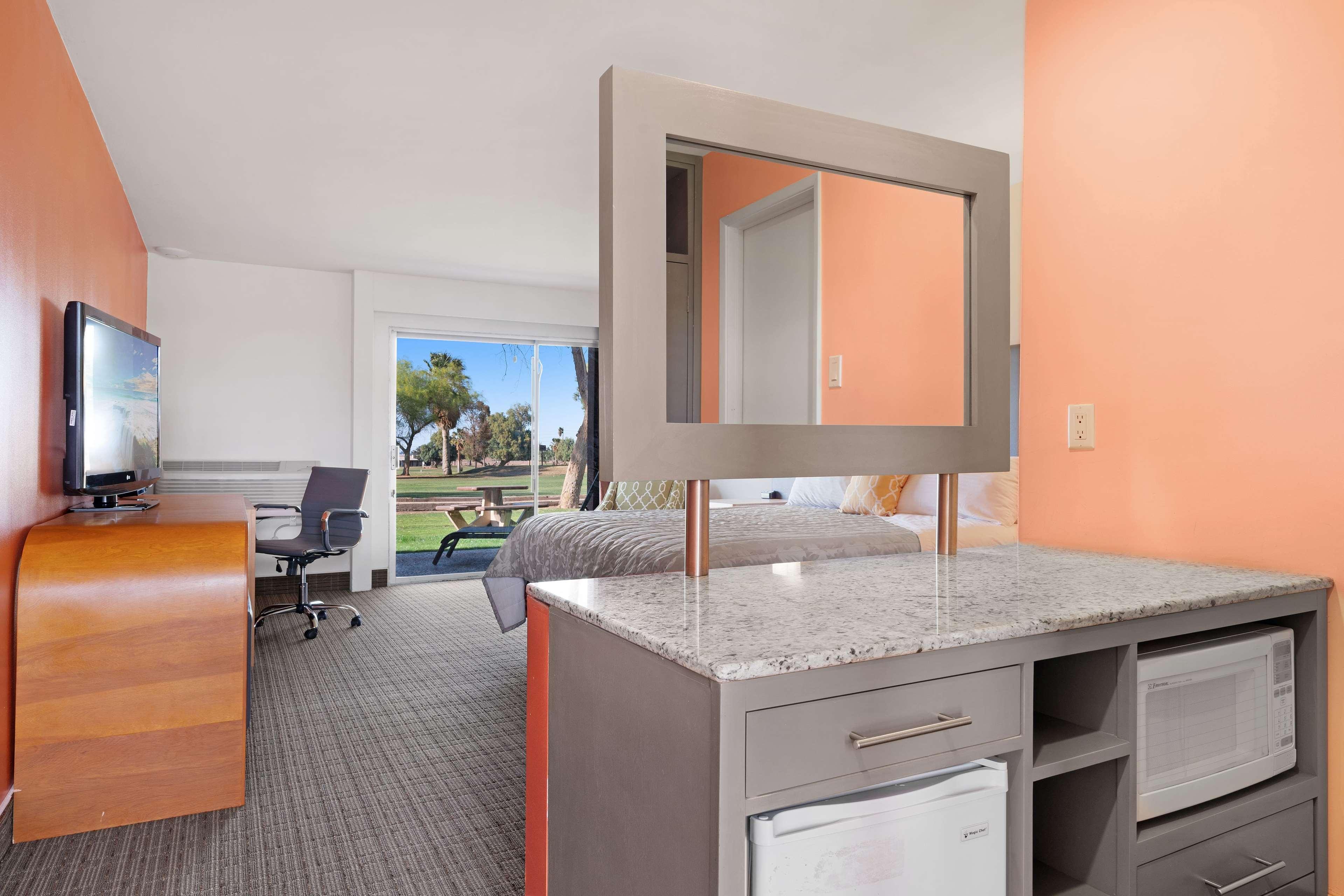 Ramada By Wyndham Holtville Buitenkant foto